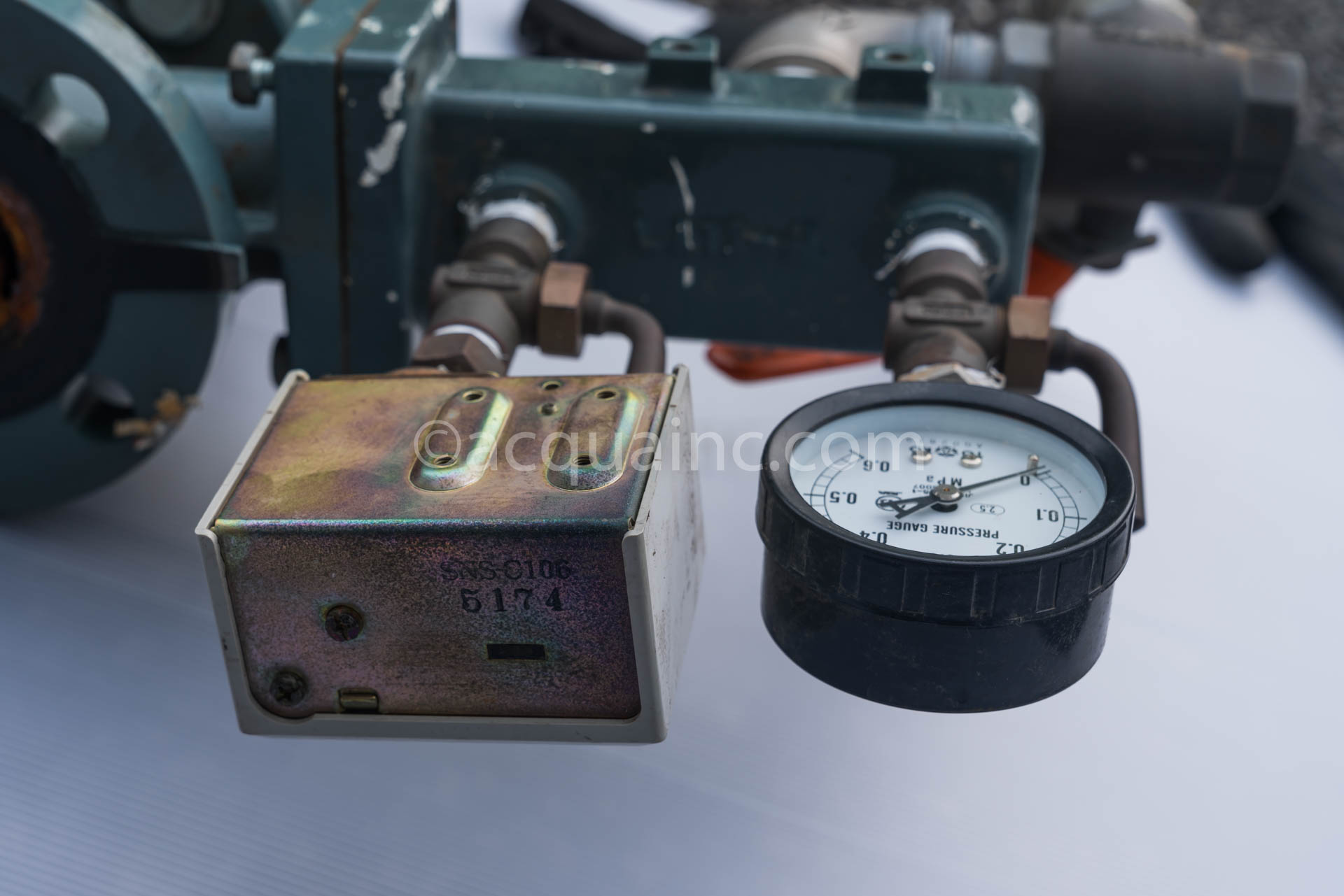 圧力スイッチ サギノミヤSNS-C106、圧力計